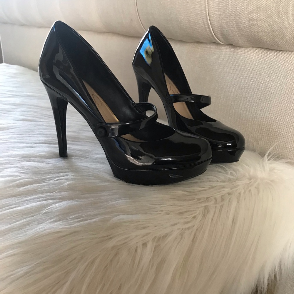 Black patent leather Mary Jane high heels